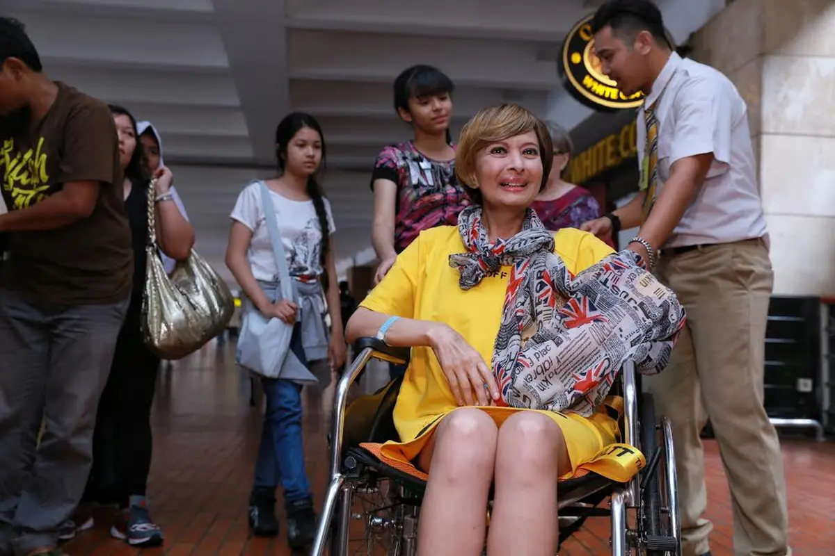 [Bintang]  Yana Zein tiba di Indonesia