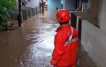 Banjir Jakarta Timur Meluas, 41 RT Terendam dengan Ketinggian Air Capai 3,5 Meter