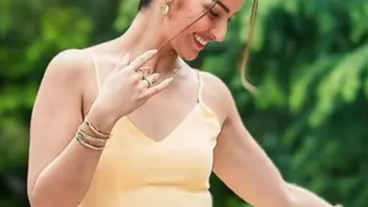 Model Gelang Manik Sederhana ala Nia Ramadhani