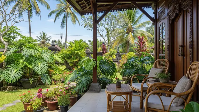 9 Inspirasi Teras Rumah Kampung Ada Pohon Kelapa Biar Adem Alami, Bikin Betah