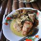 Ilustrasi - Kupat atau Ketupat Landan, khas Desa Kedungbenda, Purbalingga, makanan yang cocok untuk sajian buka puasa khas desa. (Foto: Liputan6.com/Dinkominfo PBG/Muhamad Ridlo)