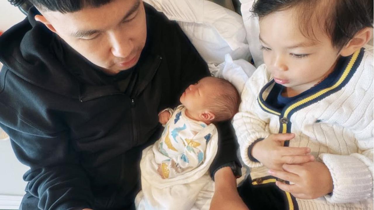Potret Momen Nikita Willy dan Indra Priawan Merayakan Satu Bulan Pasca Kelahiran Anak Kedua
