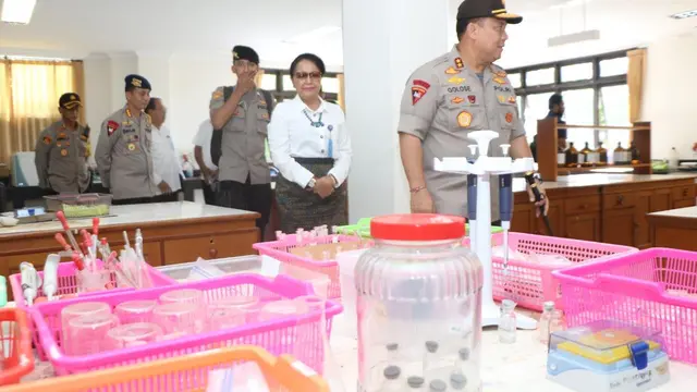 Gandeng Unud, Polda Ekstrak Arak Bali Jadi Hand Sanitizer