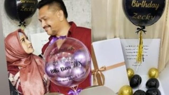 Ucapan selamat ulang tahun pedangdut Neng Wirdha untuk sang suami, Zecky Alatas (https://www.instagram.com/p/CcN9Ehhv0WE/)