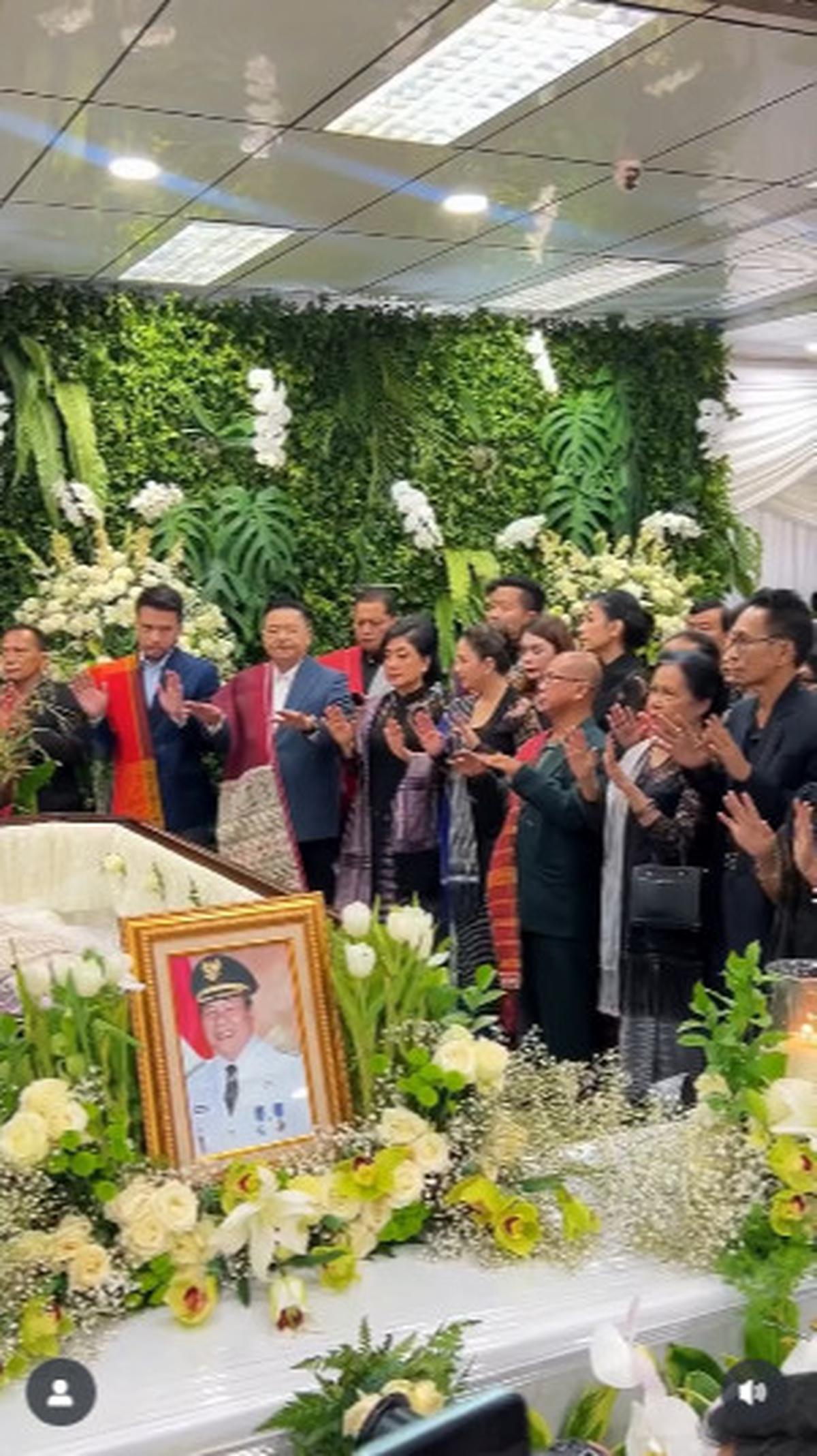 Otto Hasibuan Berduka, Para Tokoh Penting Berdatangan