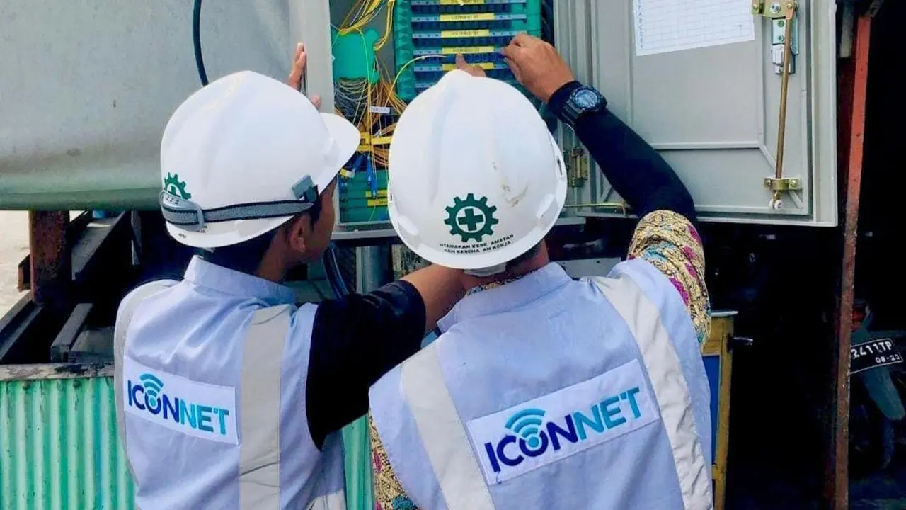 PLN Icon Plus melalui ICONNET, produk internet fixbroadband miliknya terus berupaya menjaga kualitas jaringan FTTH (Fiber to the Home).