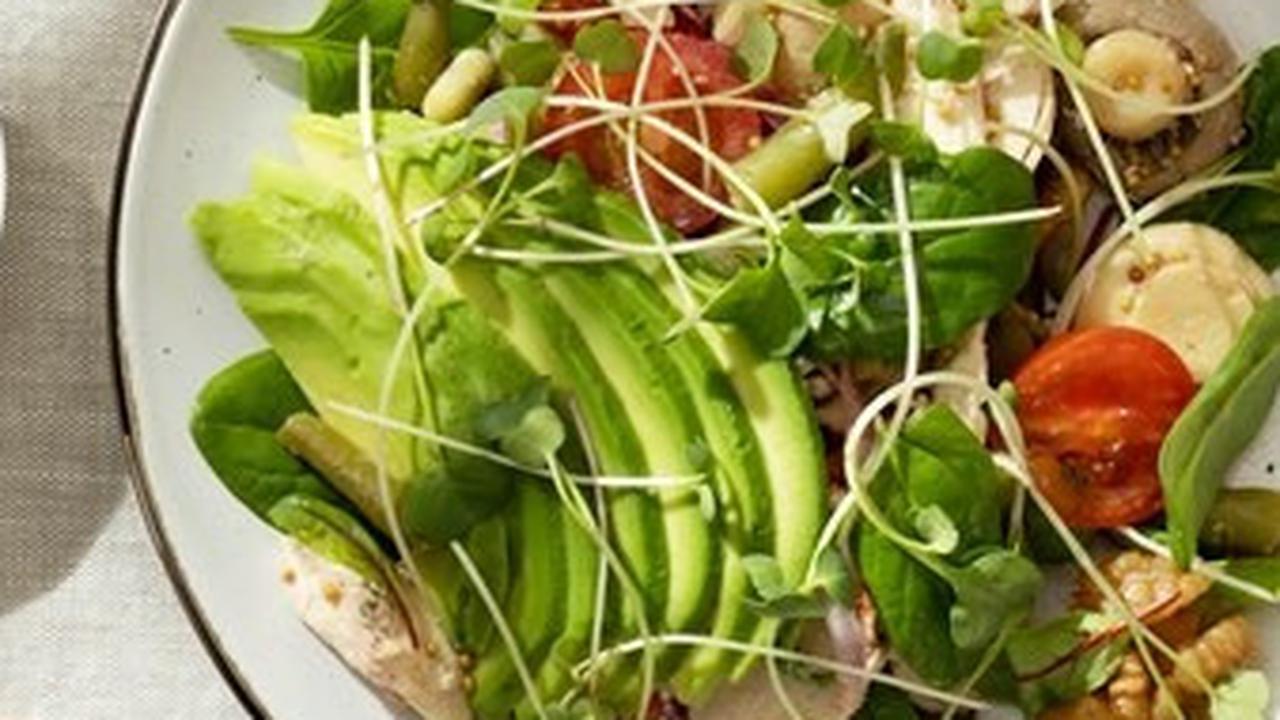 9. Resep Salad Alpukat<br>