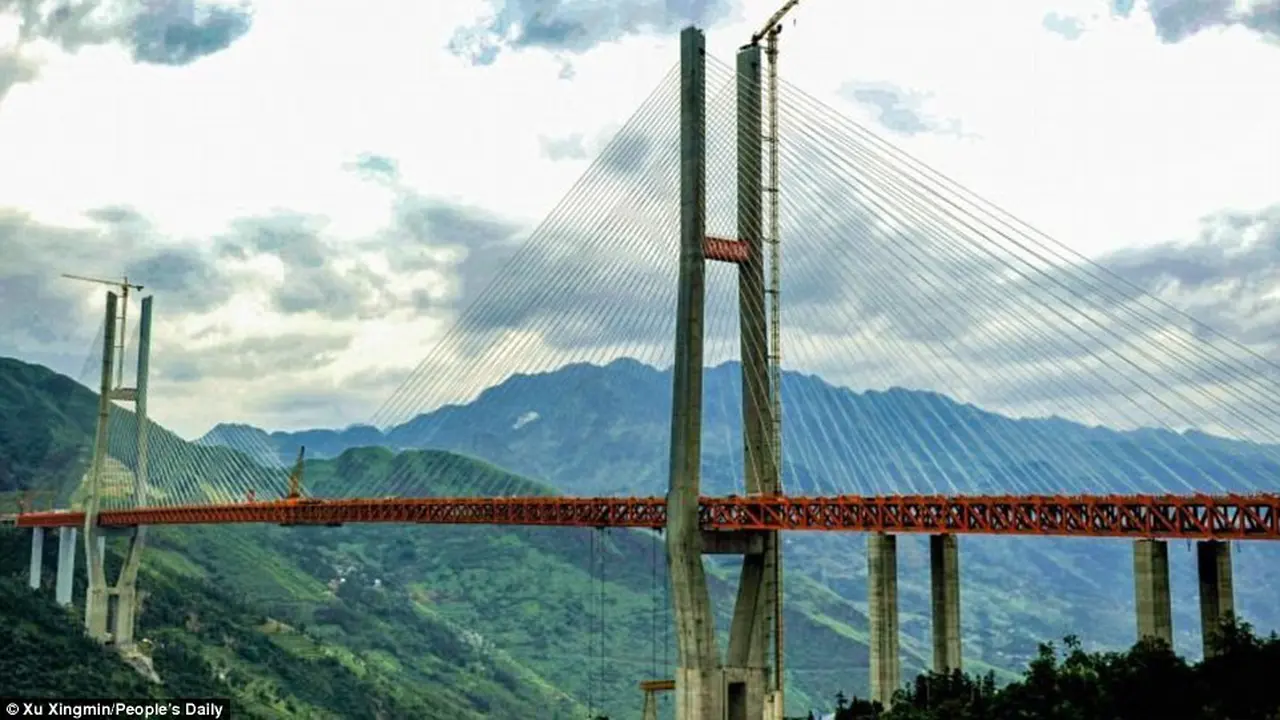 565 Meter di Atas Tanah, Ini Jembatan 'Awan' Tertinggi Dunia?