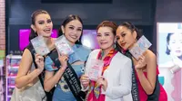 Para kontestan Miss Mega Bintang Indonesia 2024 menghadiri acara peluncuran produk Vio Acne Patch di Watsons Senayan City pada Jumat (10/5/2024).