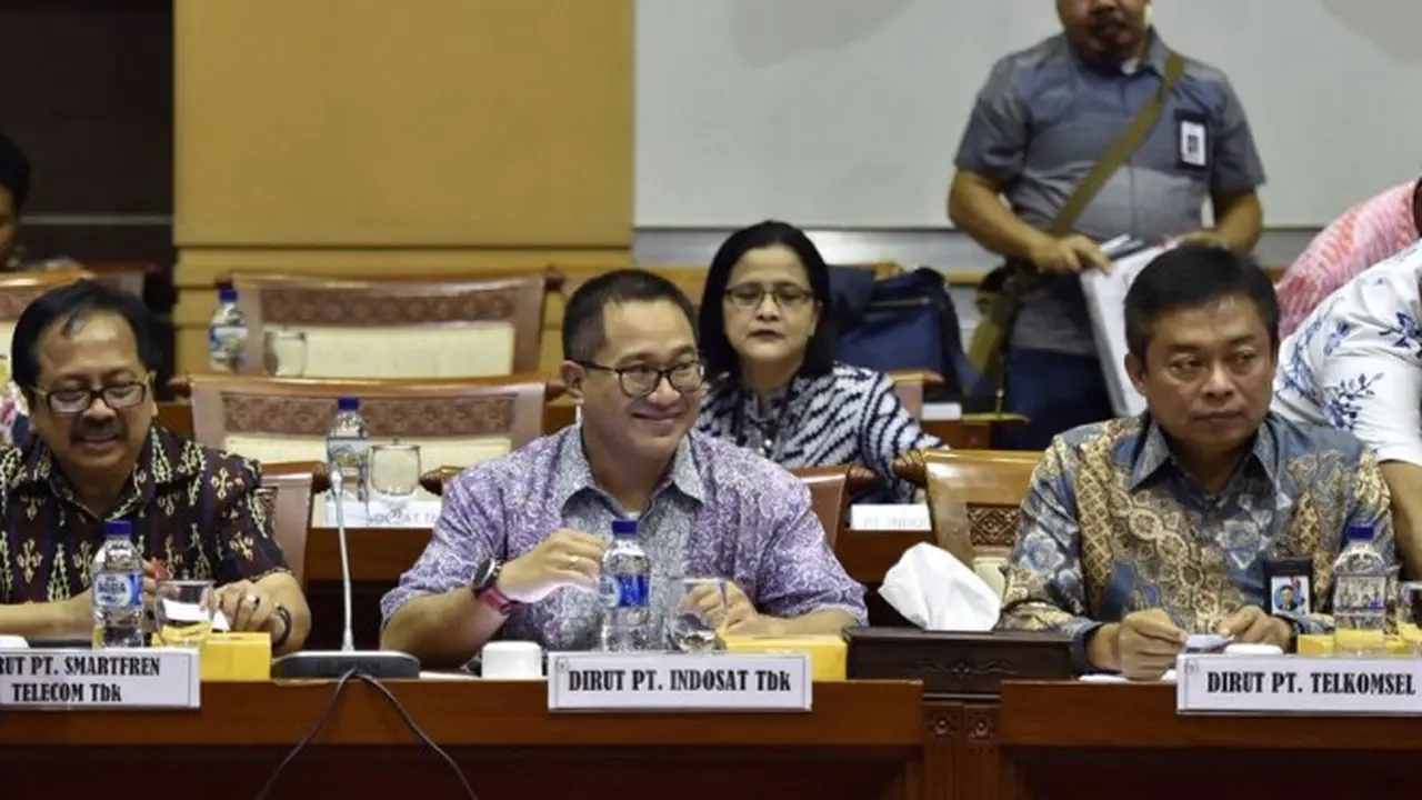 RDP Komisi I DPR RI bersama operator mengenai isu penurunan biaya interkoneksi, Kamis (25/8/2016)