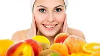 Berikut enam buah-buahan yang membantu kulit Anda terlihat lebih kinclong