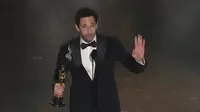 Adrien Brody dalam Piala Oscar 2025. (AP Photo/Chris Pizzello)