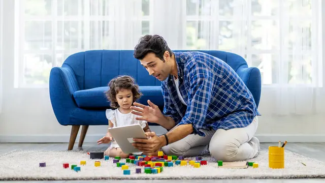 Bagaimana Ayah Membangun Ikatan Mulai dari Dini? [Dok/freepik.com]