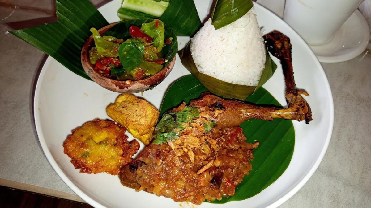 18 Rekomendasi Tempat Makan Enak di Dekat Stasiun Cipeundeuy Garut, Rasa Autentik dan Harganya Ramah di Kantong