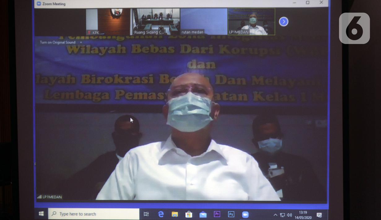 Wali Kota nonaktif Medan Tengku Dzulmi Eldin menjalani sidang pembacaan tuntutan secara video conference di Gedung KPK, Jakarta, Kamis (14/5/2020). Tengku Dzulmi Eldin terlibat dalam kasus dugaan menerima suap proyek dan jabatan pada Pemkot Medan tahun 2019. (merdeka.com/Dwi Narwoko)