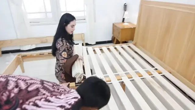 Pindah Rumah, Ini 7 Momen Arumi Bachsin Tata Kasur dan Sofa Baru Bersama Anak
