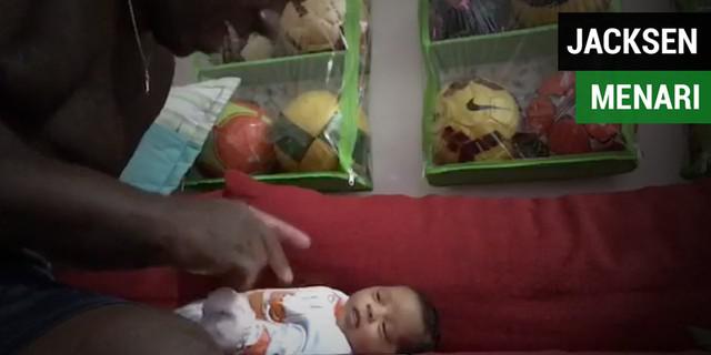 VIDEO: Jacksen Tiago Menari Hip Hop untuk Si Buah Hati
