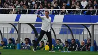 Pelatih kepala Arab Saudi, Herve Renard, bereaksi selama pertandingan kualifikasi Grup C Piala Dunia 2026 antara Jepang dan Arab Saudi di Stadion Saitama 2002 di Saitama, utara Tokyo, Selasa, 25 Maret 2025. (Foto AP/Eugene Hoshiko)