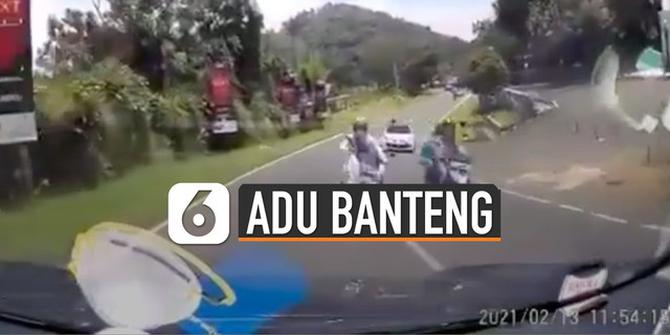 VIDEO: Mobil Nyaris Adu Banteng dengan Dua Motor di Tikungan