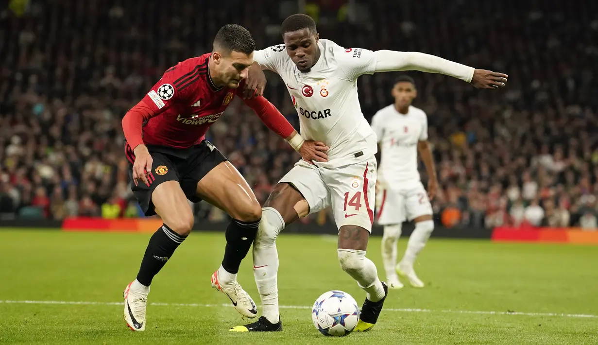 MU kembali harus gigit jari di Liga Champions setelah kalah 2-3 dari tamunya Galatasaray. (AP Photo/Dave Thompson)