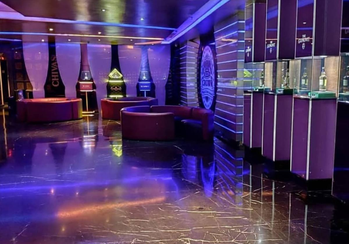 Diskotek Golden Crown di Glodok Plaza