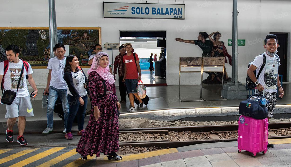 Andik Vermansah mengajak keluarganya jalan-jalan ke Yogyakarta usai membela Indonesia pada laga ujicoba melawan Malaysia. (Bola.com/Vitalis Yogi Trisna)