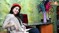 Lebaran, Tya Ariestya Liburan Sambil Bisnis di Gili Trawangan