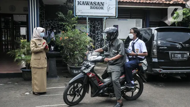 Hari Pertama PTM 100 Persen di Depok