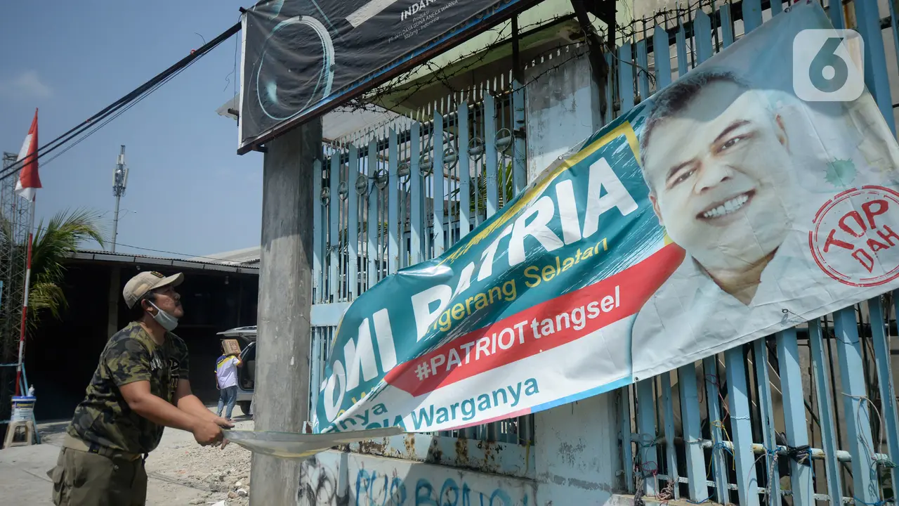 Penertiban APK Balon Wali Kota tangsel