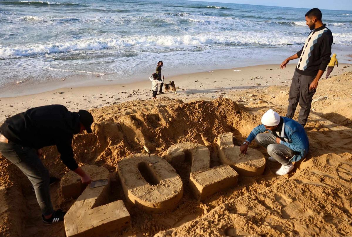 FOTO: Menanti Tahun Baru di Tengah Krisis Gaza