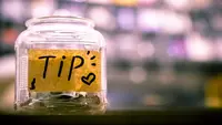 7 Ciri Kepribadian Orang yang Suka Memberi Tip, Cerminkan Nilai Diri