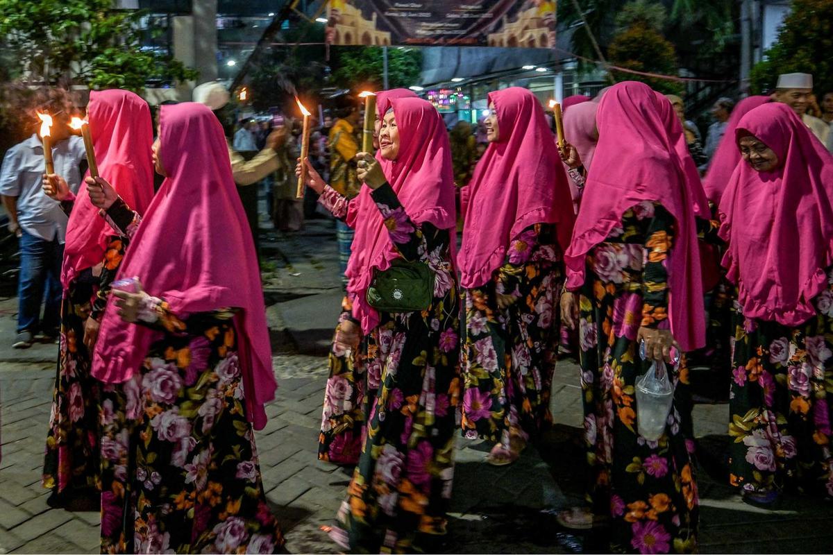 FOTO: Kemeriahan Pawai Obor Menyambut 1 Muharram 1447 H