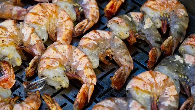 Ilustrasi udang bakar - Image by mhollaen from Pixabay