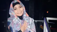 Rina Nose Hapus Ribuan Fotonya di Instagram