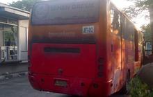 Transjakarta terbakar di depan Halte Stasiun Jatinegara