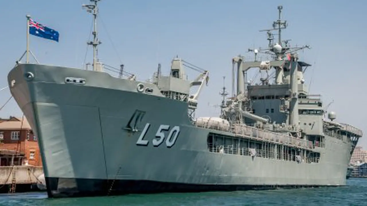 Kapal Perang Australia Meluncur ke Vanuatu Usai Badai Pam