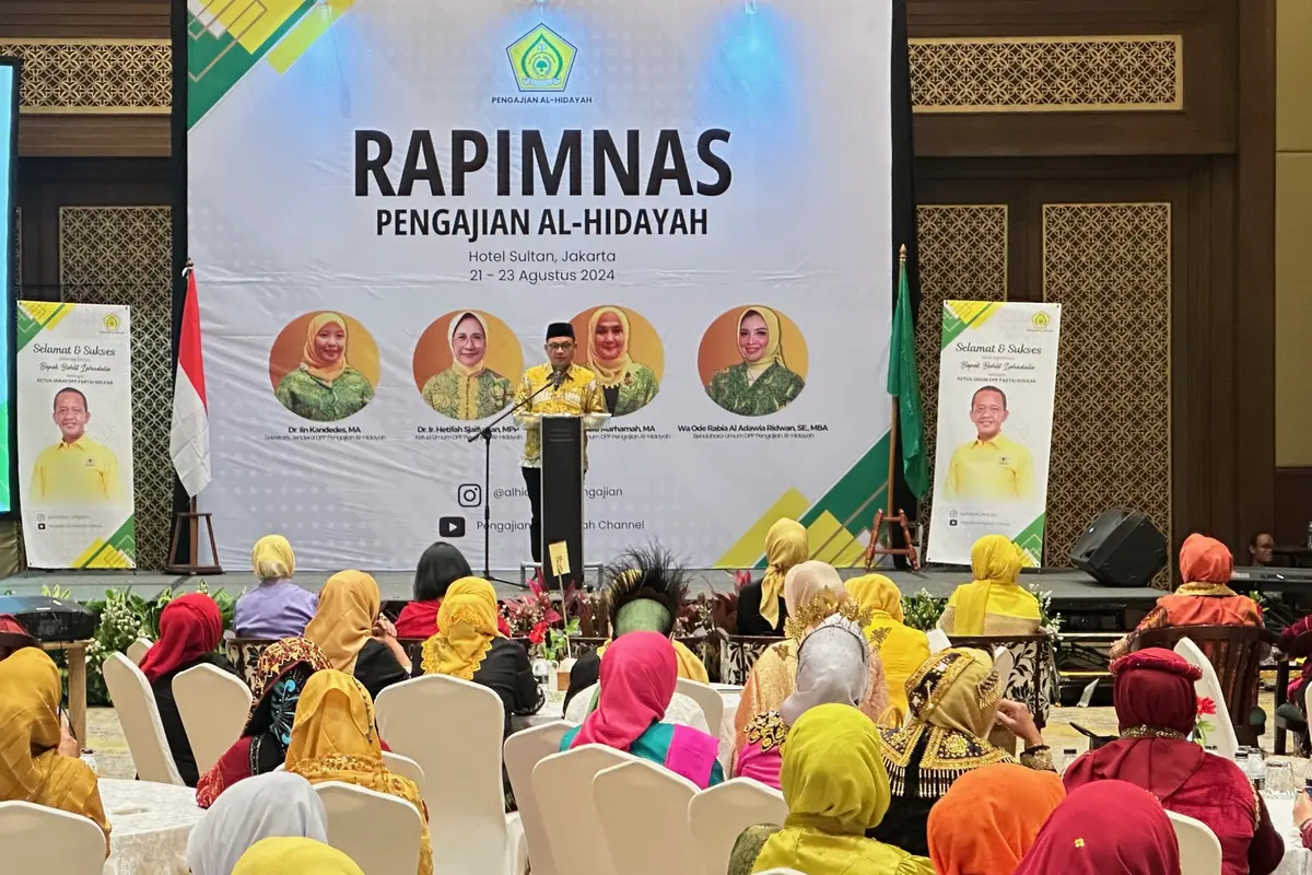 Rapat Pimpinan Nasional (Rapimnas) Organisasi sayap Partai Golkar Pengajian Al Hidayah di di Hotel Sultan, Jakarta.