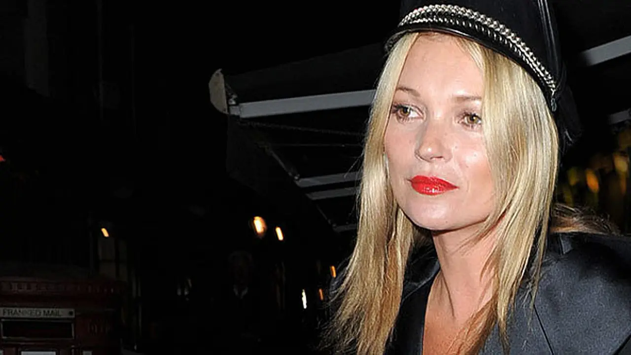 kate-moss-130929b.jpg