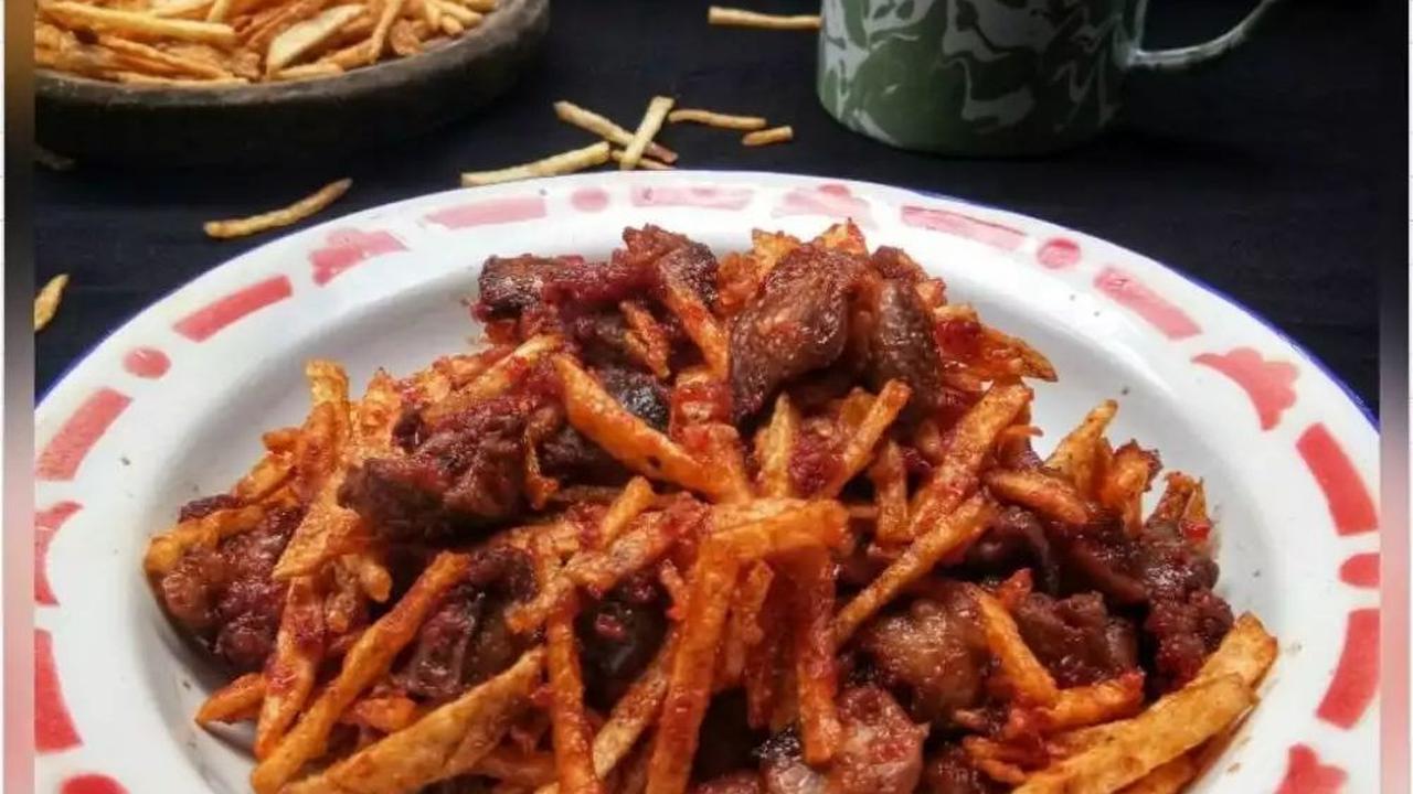 <b>7. Sambal Goreng Kering Kentang</b>