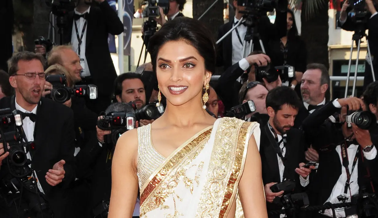 Aktris pemeran film ‘Piku’ ini juga hampir memenangkan gelar Artis Peran yang Berpotensi Menembus Hollywood. (Bintang/EPA)