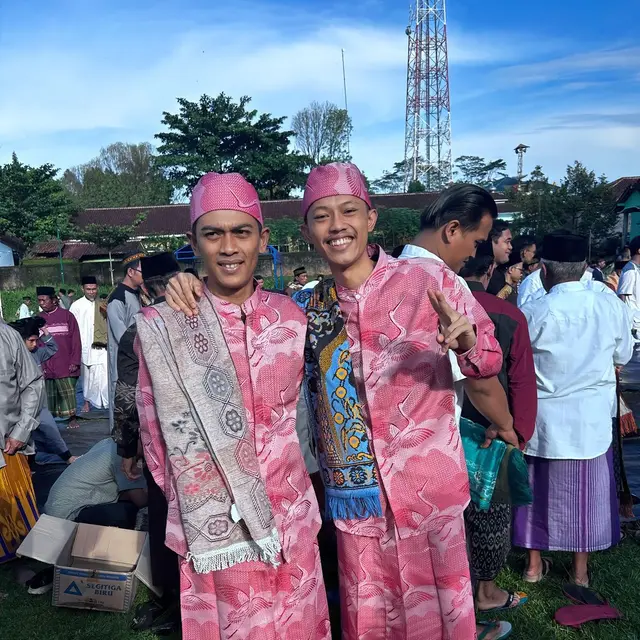 Baju Lebaran Unik
