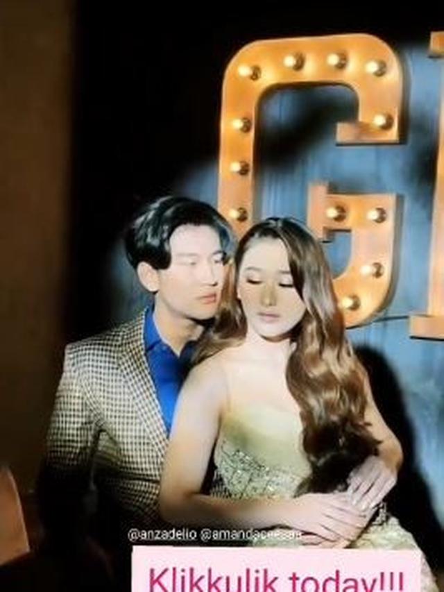 Dikabarkan Dekat, Ini 6 Gaya Pemotretan Amanda Caesa dan Anrez Adelio