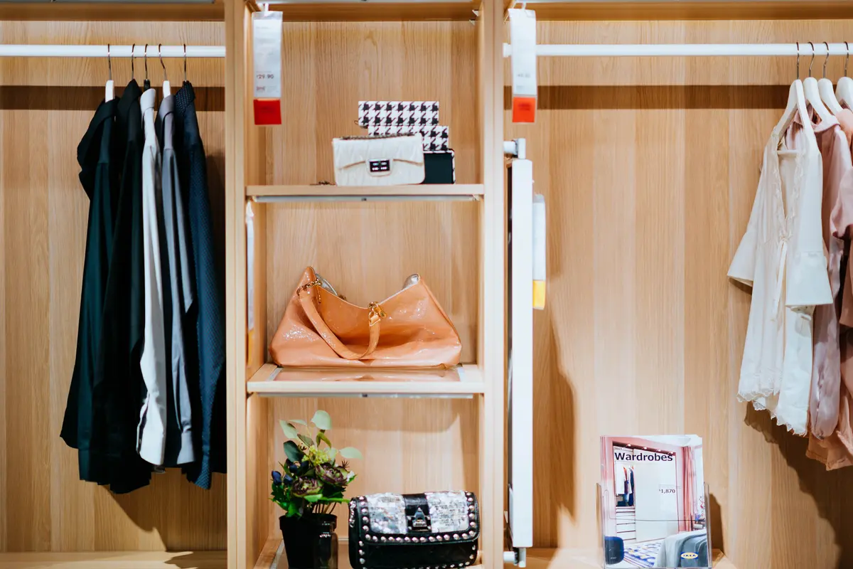 15 Fashion Item Klasik yang Harus Ada di Lemarimu