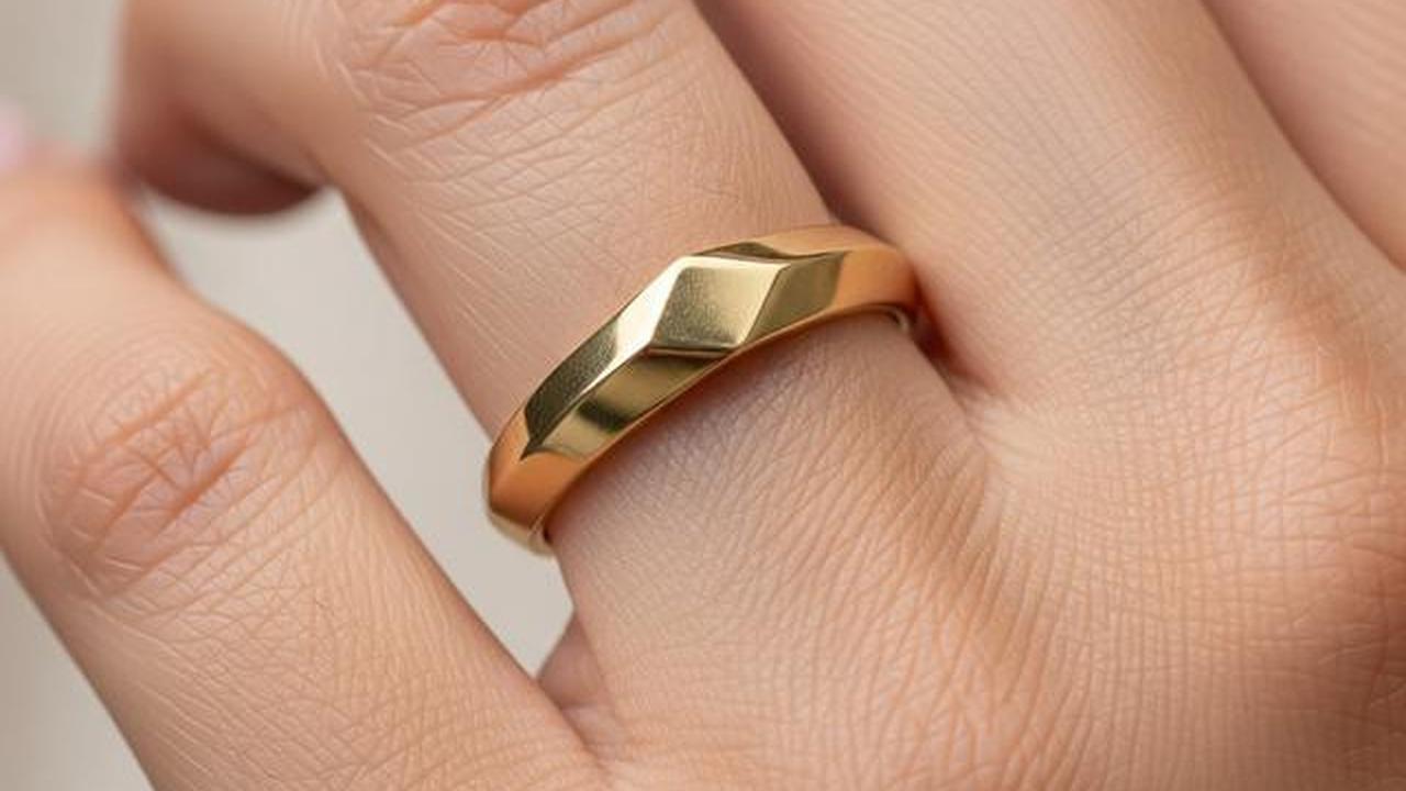 10 Desain Cincin Emas yang Mudah Dijual Kembali, Investasi Aman Masa Depan