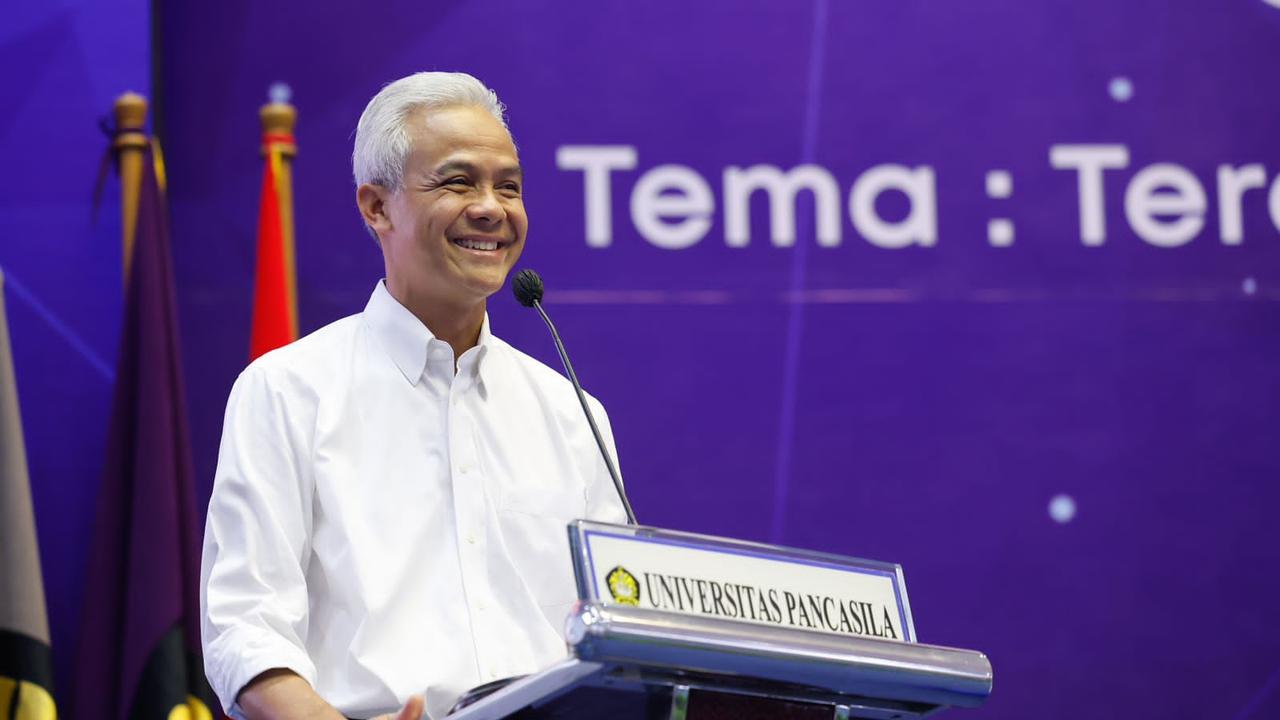 Gubernur Jawa Tengah (Jateng) Ganjar Pranowo saat berbicara di acara pengenalan kehidupan kampus mahasiswa baru Universitas Pancasila (UP) Tahun Ajaran 2023/2024 di Gedung Serba Guna UP, Tanjung Barat, Jakarta Selatan. (Istimewa)