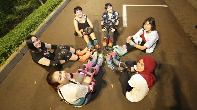 Belajar dan Bermain Sepatu Roda Bareng Komunitas Sunset Roller Date
