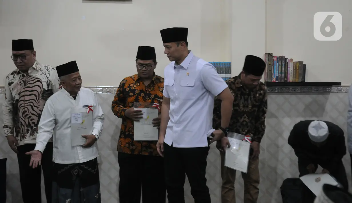 Kepastian hukum atas waqaf masjid dan mushola akan membuat warga tenang dalam menjalankan ibadah. (merdeka.com/Imam Buhori)
