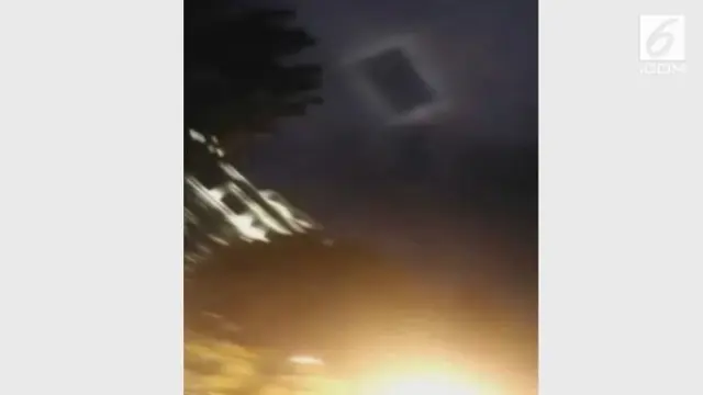 Saksi mata beranggapan objek tersebut adalah UFO.