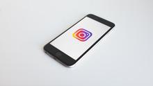Ilustrasi instagram, kata-kata. (Photo by NeONBRAND on Unsplash)