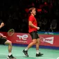 Ganda putra Indonesia Kevin Sanjaya Sukamuljo / Marcus Fernaldi Gideon mengalahkan pasangan Malaysia Aaron Chia / Soh Wooi Yik pada partai kedua perempat final Piala Thomas 2020 di Ceres Arena, Aarhus, Denmark, Jumat (15/10/2021). (foto: BWF-Limited Acces